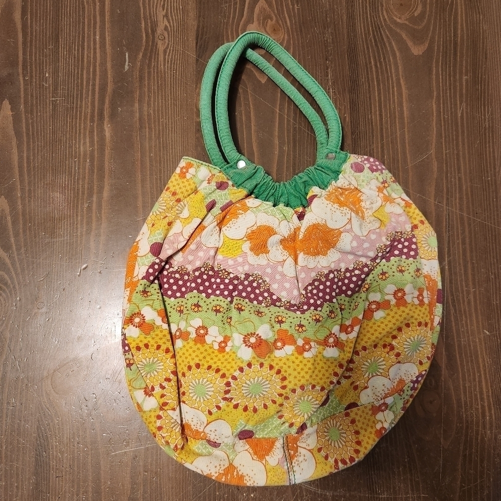 Vintage Floral Print Grab Bag Handbag With Green Interior And Zipper Inside